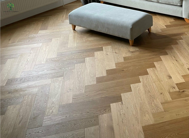 LWD-EB021 Pisos de madera dura en espiga de roble cepillado con alambre natural